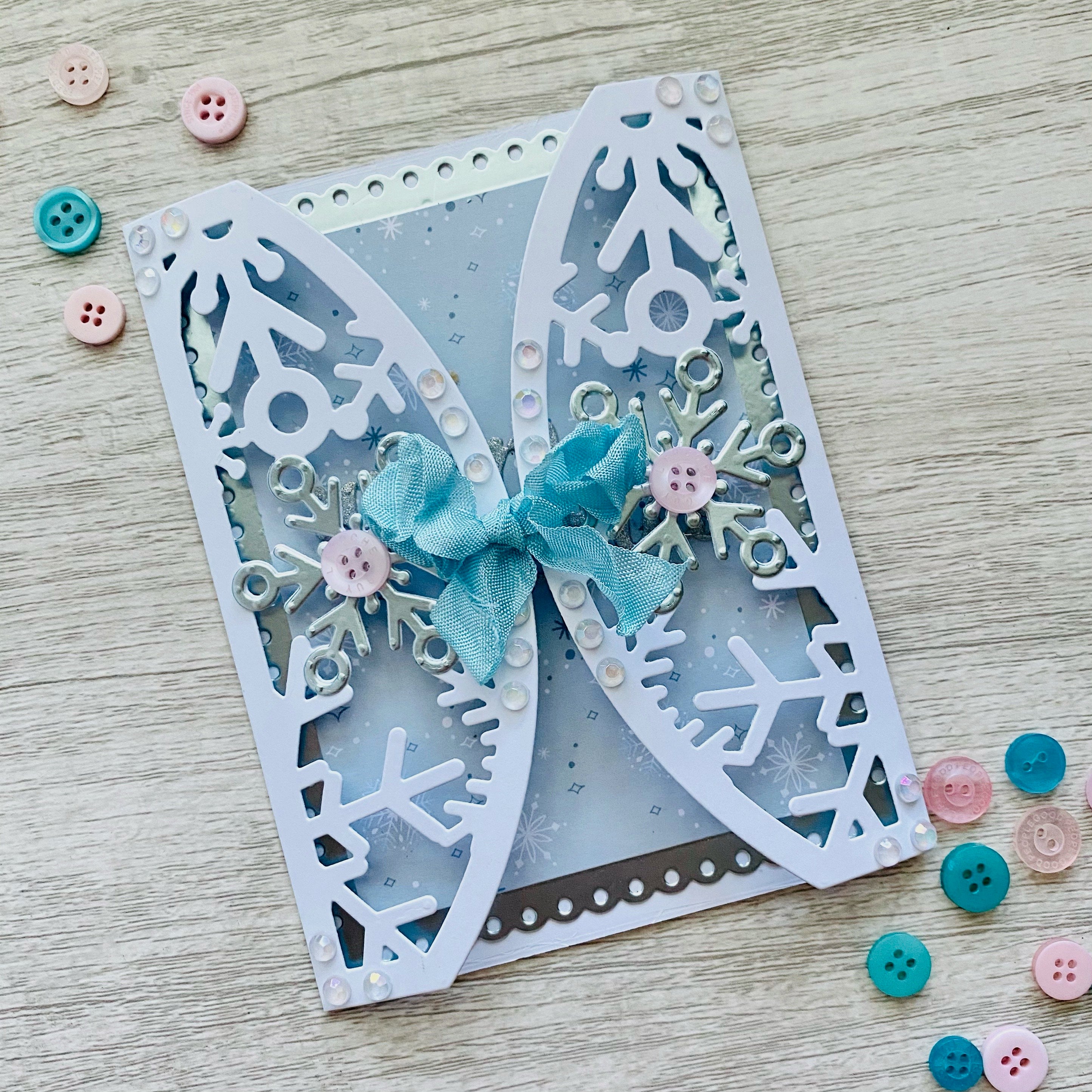 MINI Tutorial: Gatefold Snowflake Card